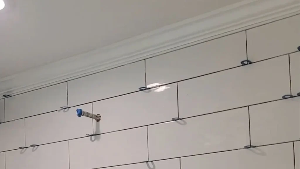 Aligning Moldings with Bathroom Fixtures