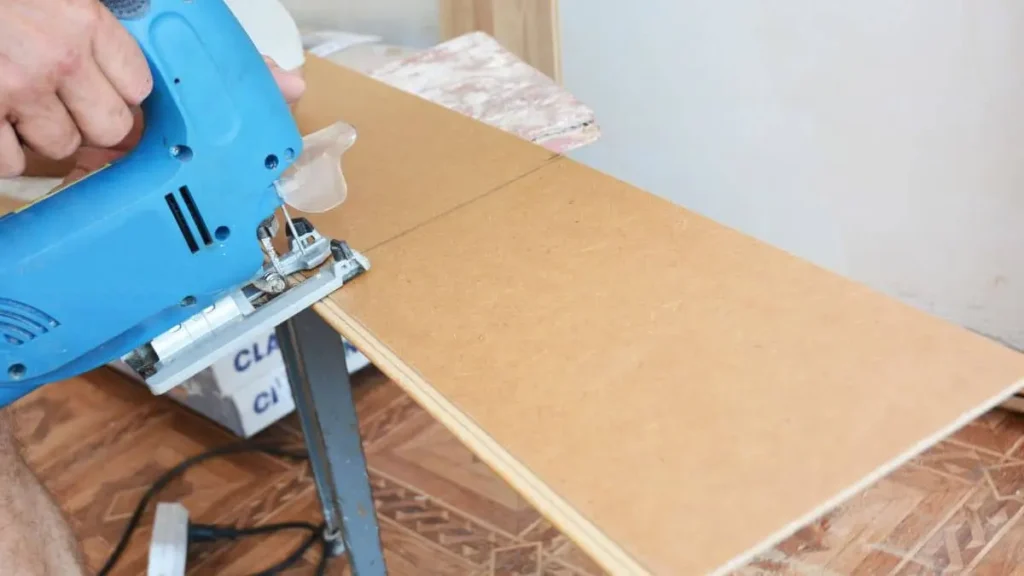 Cutting Laminate Planks