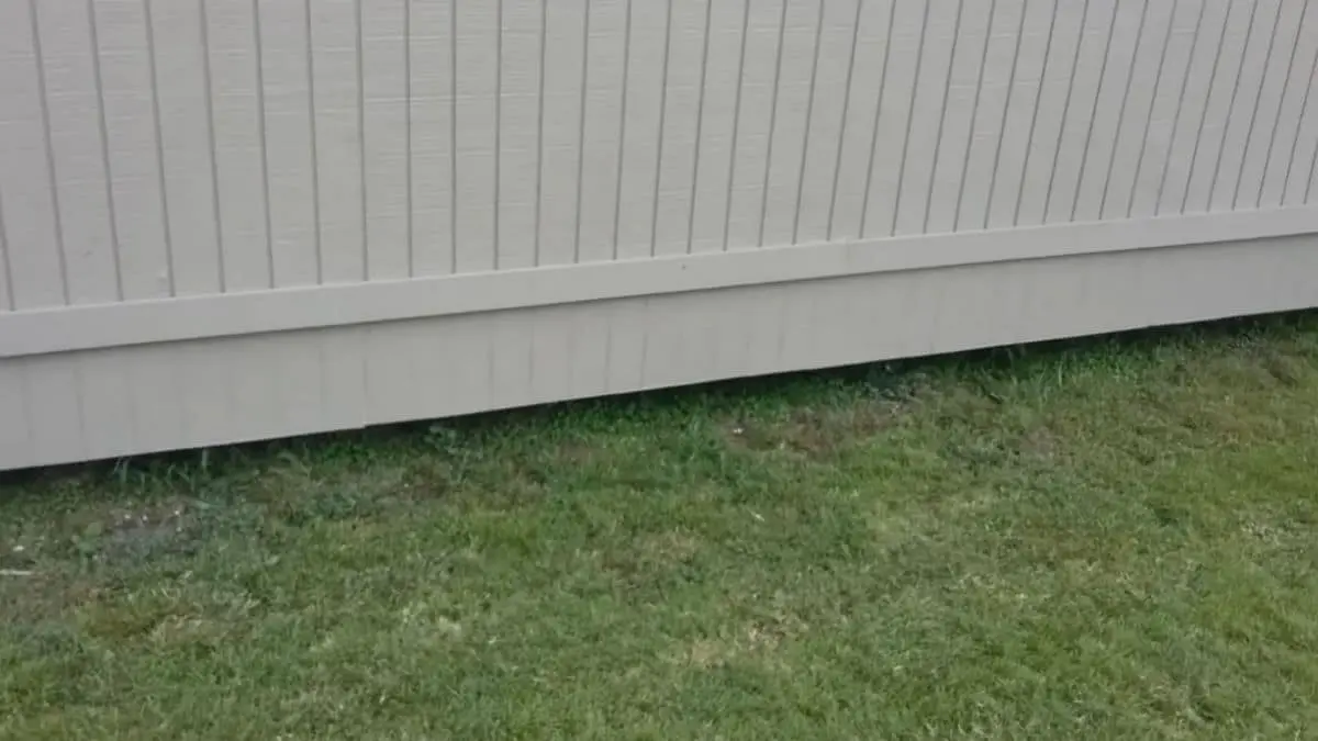 How to Seal the Bottom of T1-11 Siding