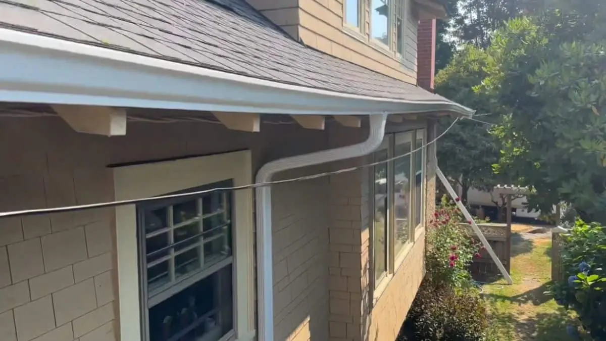 Installing Gutters on Rafter Tails